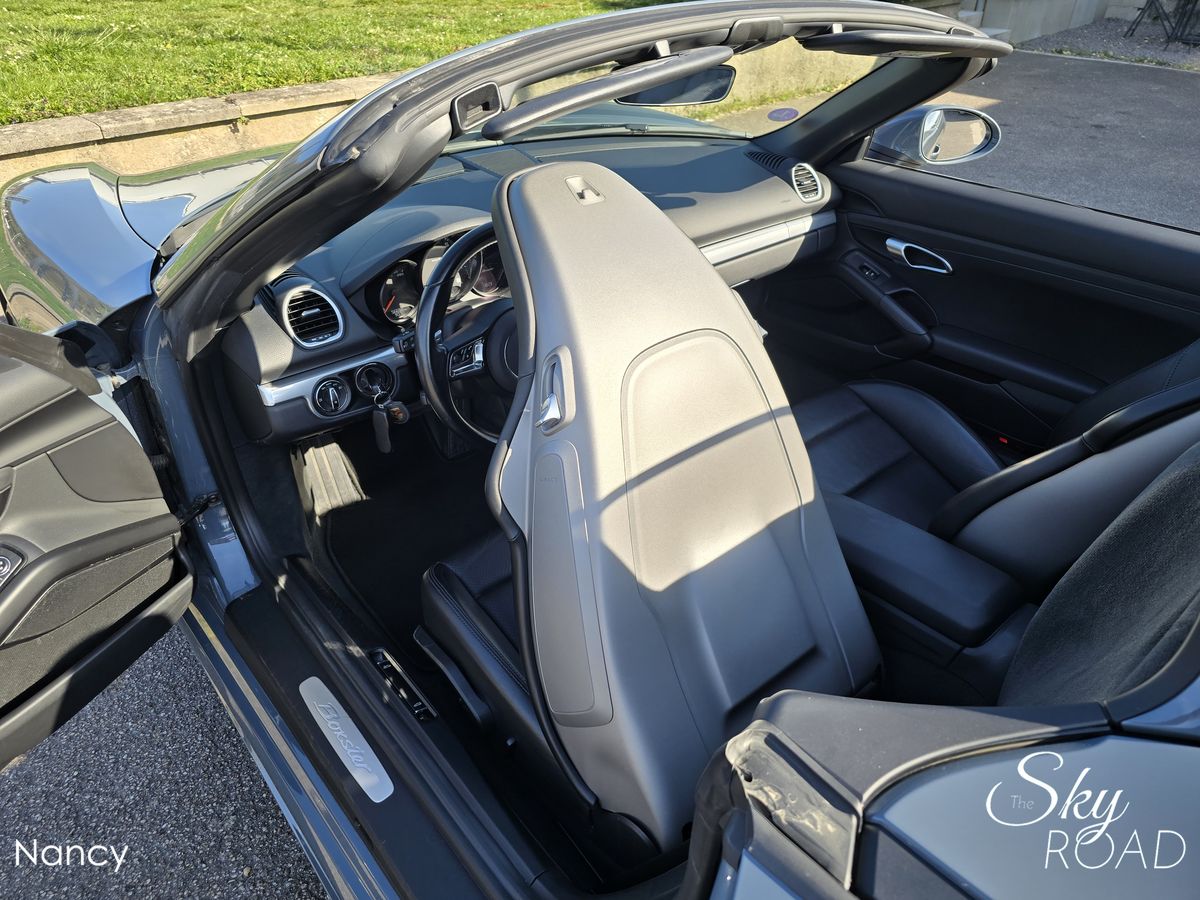 Porsche 718 Boxster 2.5 300cv R18