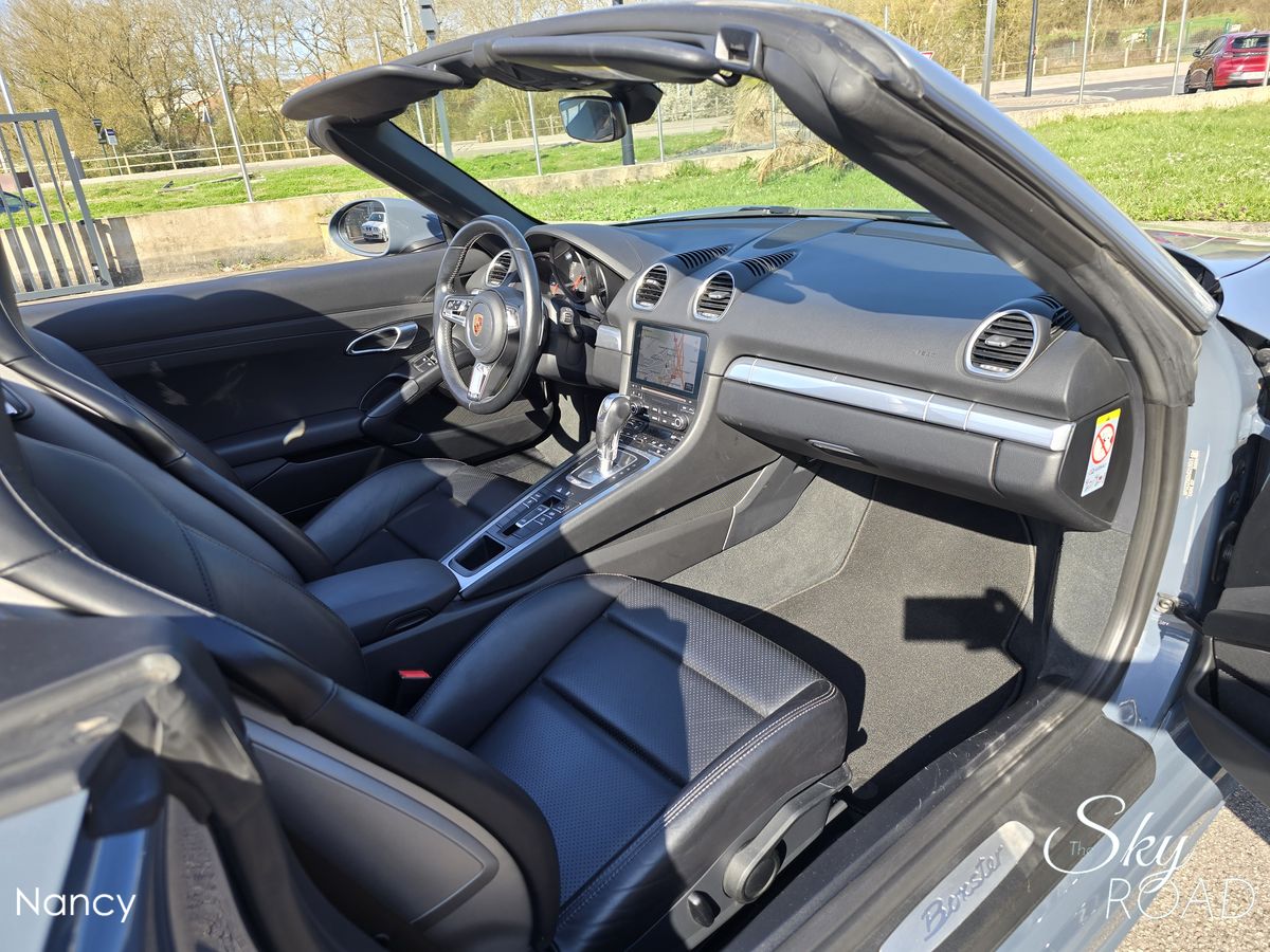 Porsche 718 Boxster 2.5 300cv R18