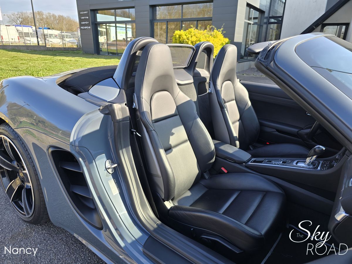 Porsche 718 Boxster 2.5 300cv R18