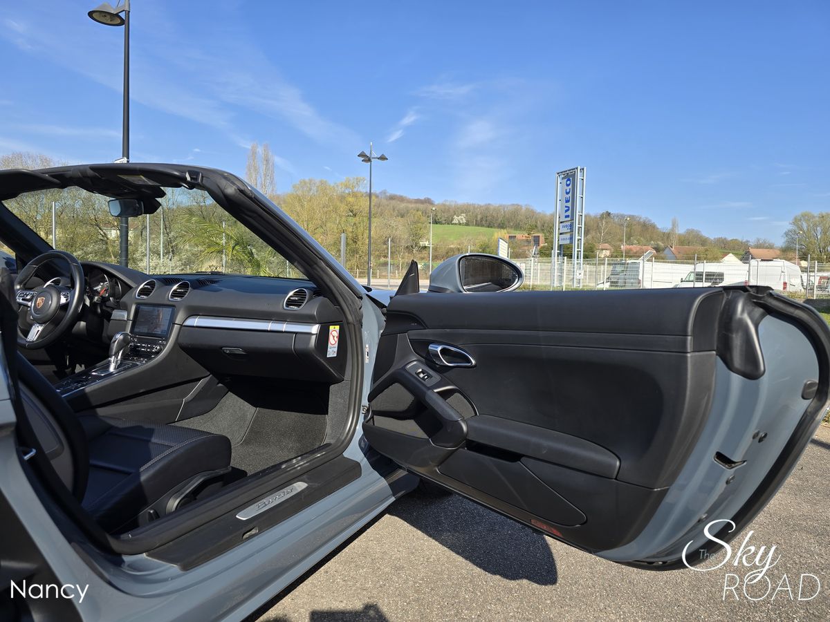 Porsche 718 Boxster 2.5 300cv R18