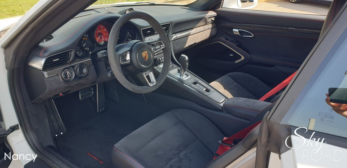 Porsche 991 II GTS Cab. 3.0 450cv