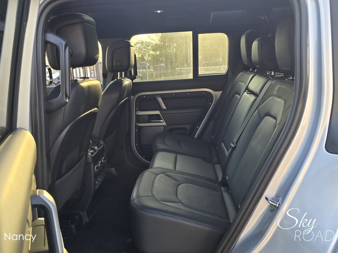 Land Rover Defender D2660L