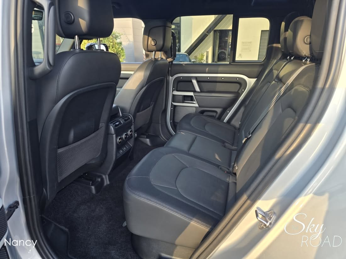 Land Rover Defender D2660L