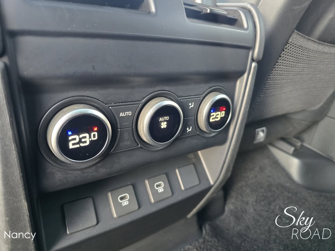 Land Rover Defender D2660L