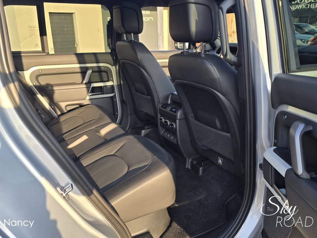 Land Rover Defender D2660L