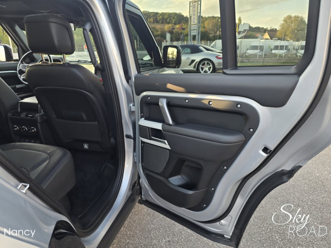 Land Rover Defender D2660L