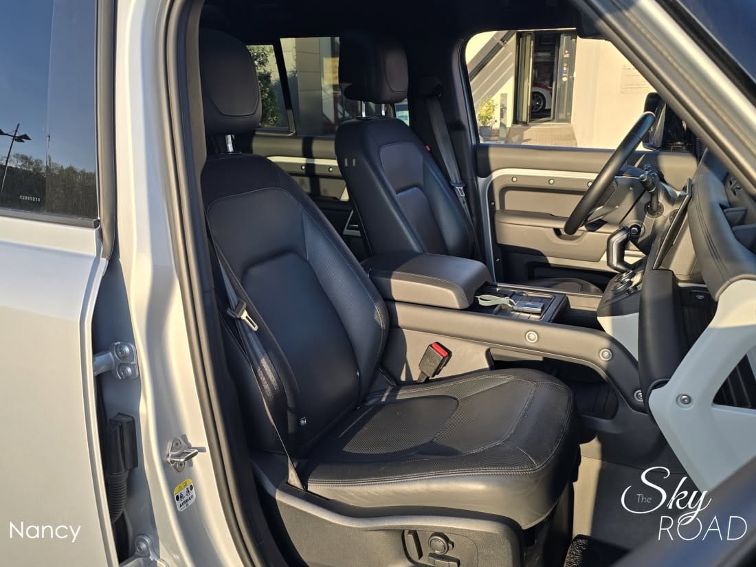 Land Rover Defender D2660L