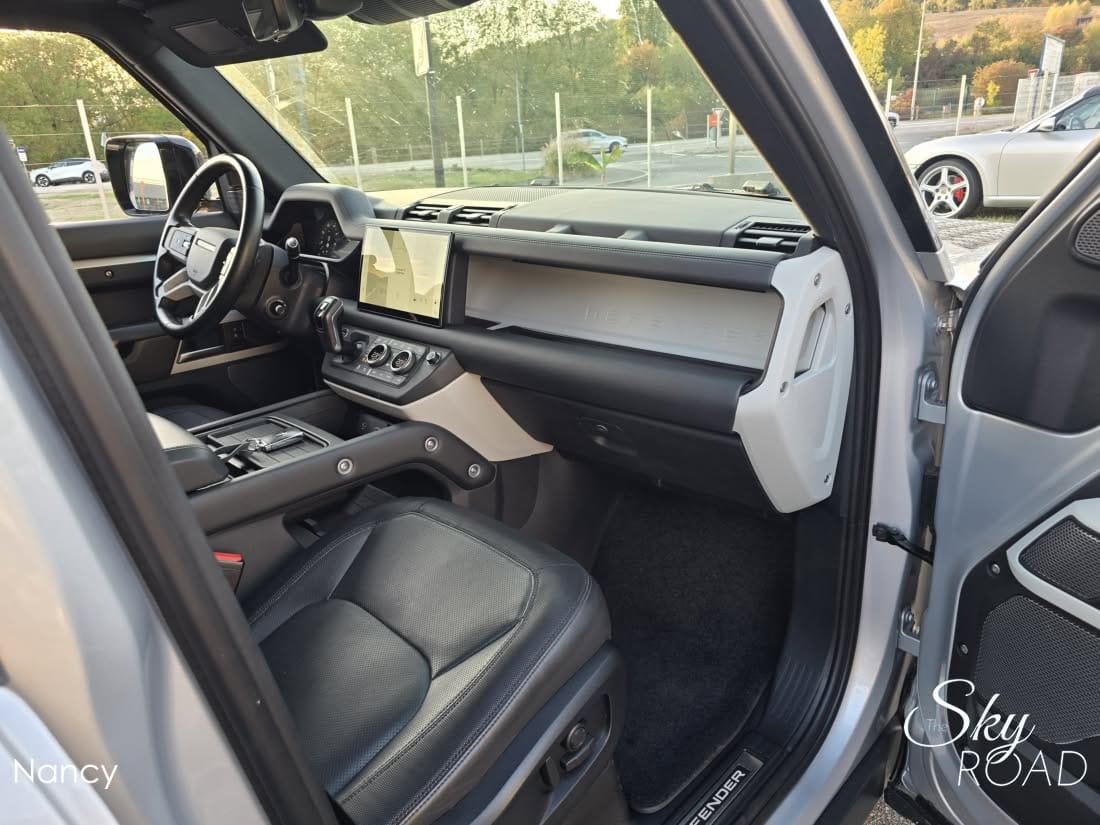Land Rover Defender D2660L